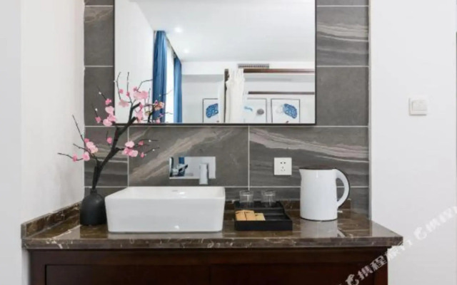 Weijianshan Courtyard Inn