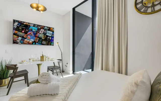 Studio with City Views in Downtown Miami