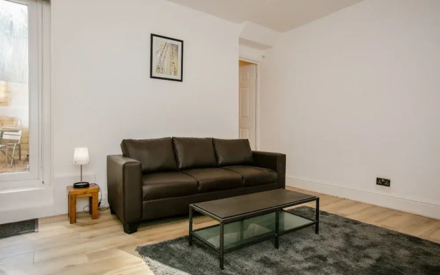 Modern 1 Bedroom Apartment in Wandsworth Road