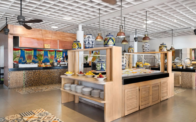 Grand Decameron Montego Beach, A Trademark All-Inclusive Resort