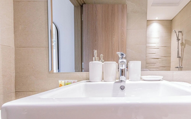 Luxurious 1BR Living in Azizi Riviera 39