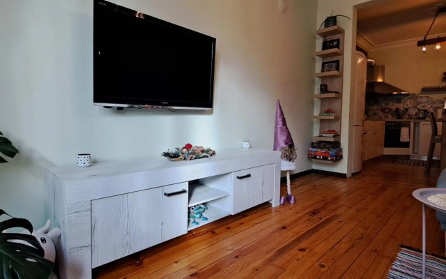 Top Central 2 Bedroom Apartment next to NDK