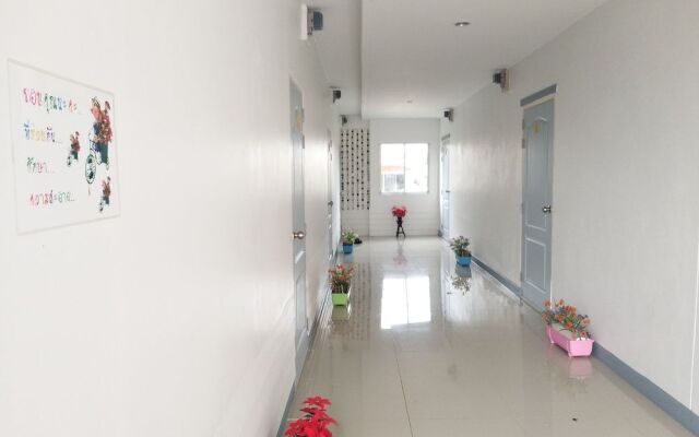 Ausgust Riverside Resort