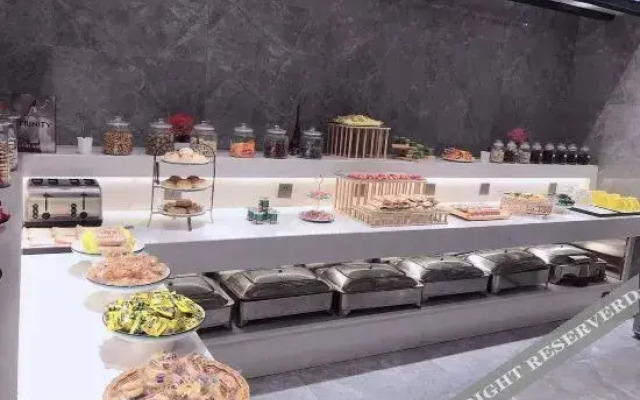 H Hotel Chongqing Longtousi North Railway Station