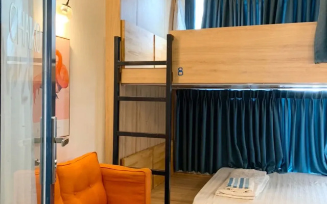 Red Roses Hostel Bui Vien