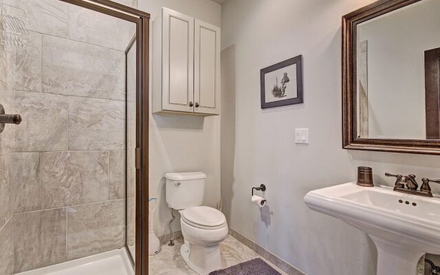 78 Alders Townhouse with Heated Garage by RedAwning