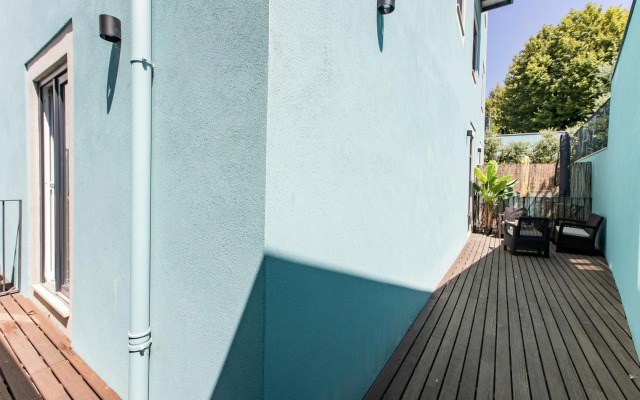 Central Studio w/ Pool, AC & Patio by LovelyStay