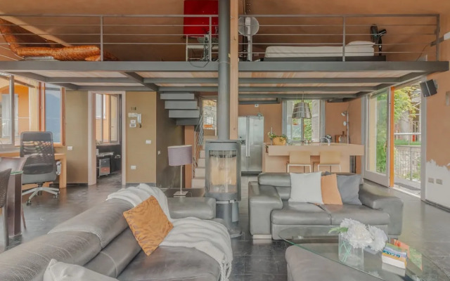 Fontana Penthouse in Fiumelatte