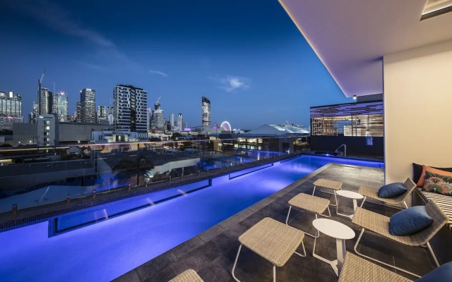 Designer South Bank Apartment