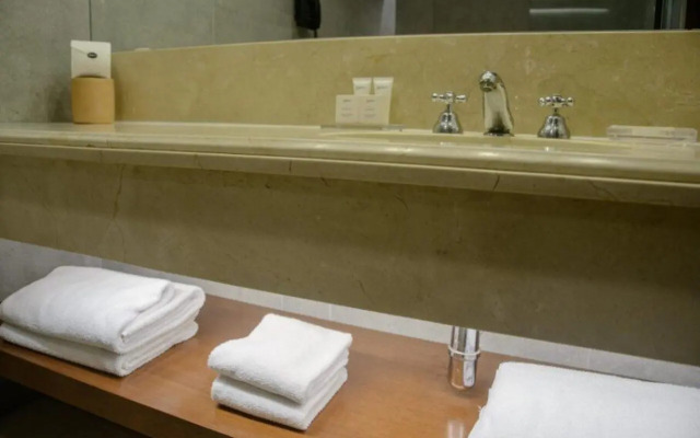 Radisson Montevideo Victoria Plaza Hotel