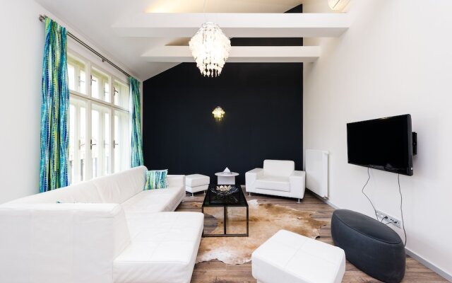 EMPIRENT Mucha Apartments