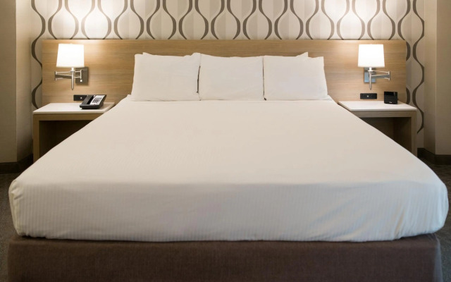 Radisson Hotel Duluth - Harborview