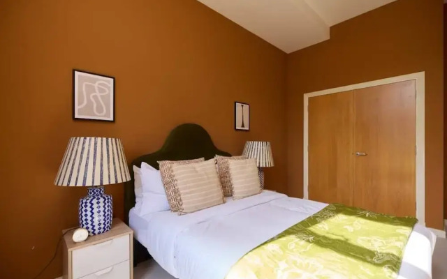 The Spitalfields Beauty - Bright 2bdr Flat