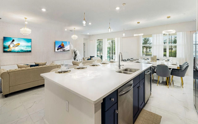 Upstay - 31-guest Home w Pool-hot Tub-cinema-games