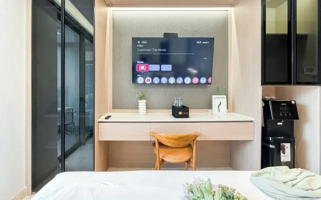 Modern Minimalist Studio Room At Gold Coast Apartment – Guest Rooms – Jakarta