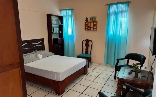 Cozy Apartment 2 min to the Beach, Rooftop