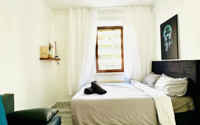Affordable 4BR Apt Walk to FAC Platz