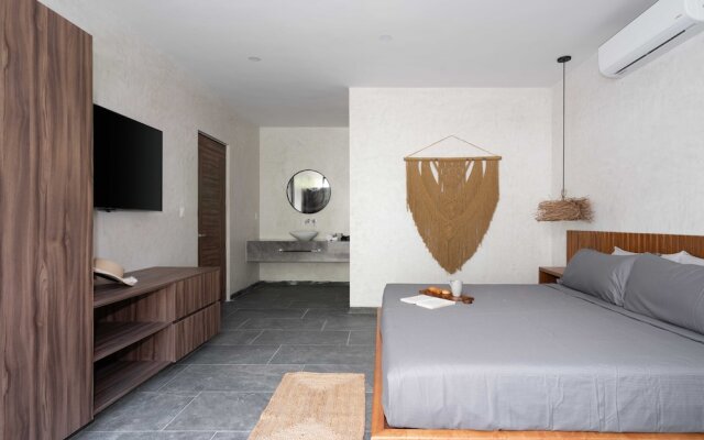 Twelve O’Clock Luxury Villas