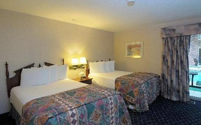 Baldwin Inn & Suites