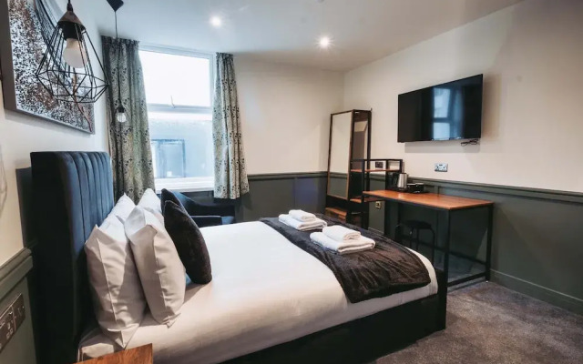 The Royal Bar & Shaker