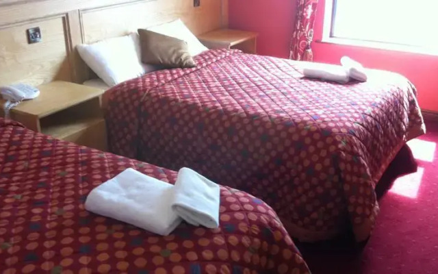 Pier House Guesthouse & Restaurant