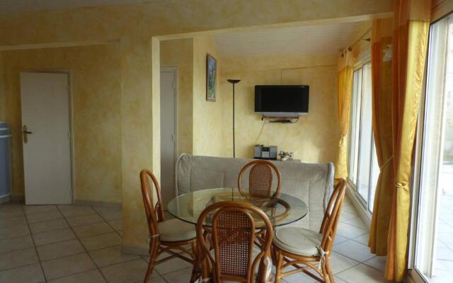 Appartement Le Lavandou, 2 pièces, 4 personnes - FR-1-308-47