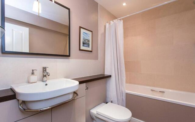 Stylish 2 Bed in Central London, sleeps 6