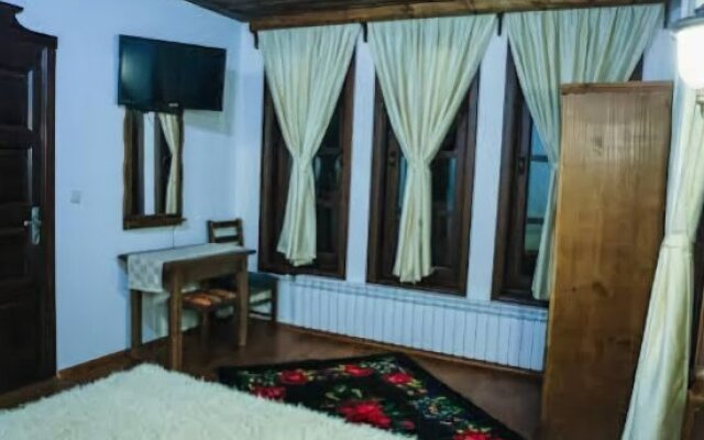 Leshtenski Rai Guest House