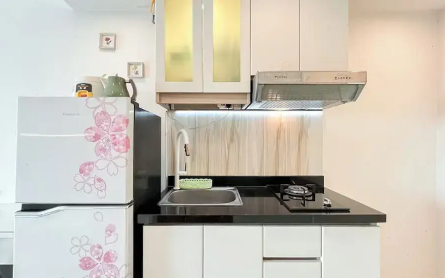 Modern Living Studio Room Apartment M-Town Residence