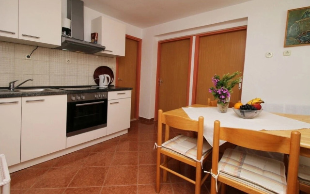 Elvi - Amazing Position & Parking - A4 Gornji