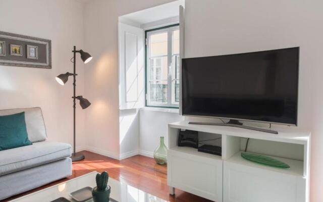 LovelyStay - Bica Patio Duplex