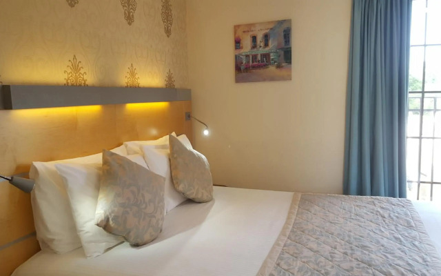 Bridge House Hotel