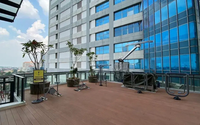 Homey And Spacious 2Br At Samara Suites Apartment