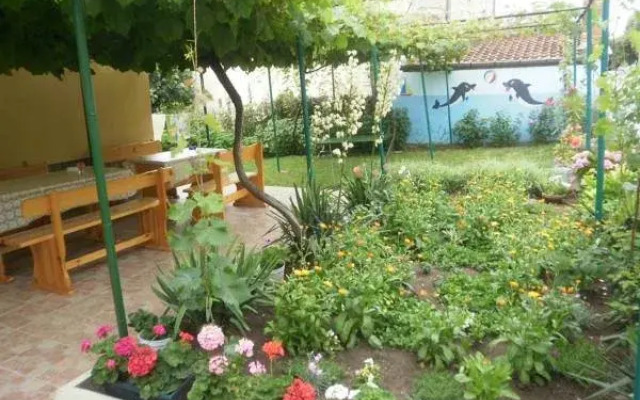 Guest house Tangra