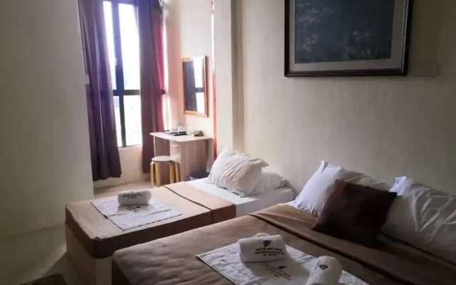 OYO 90131 Zayyan Hotel