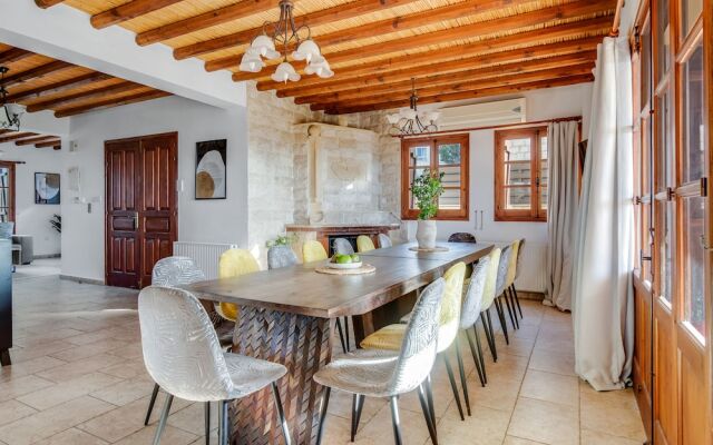 Sanders View - Dreamy 7-bdr Villa With Pool