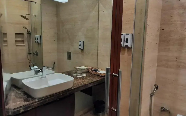 Bel-La Monde Hotel NH8 at 6km from IGI Airport Delhi