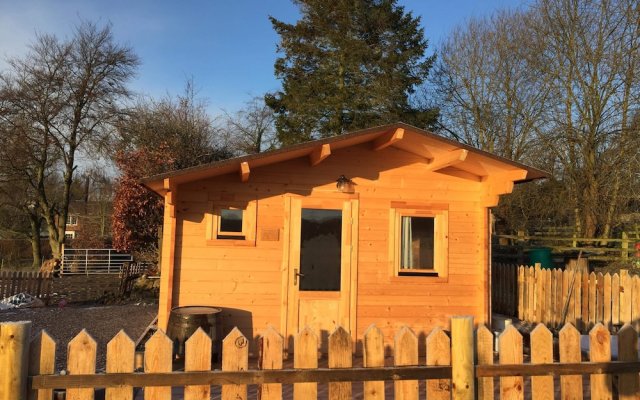 Cosy 1-bed Farm Stay Cabin