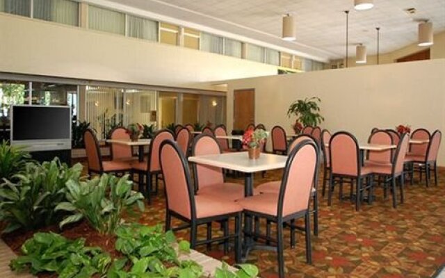 Magnuson Hotel & Meridian Convention Center