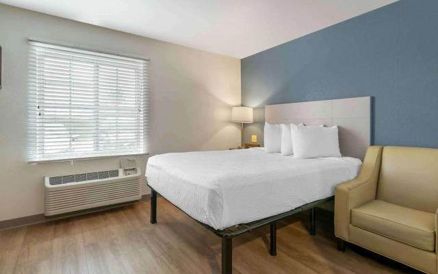 Extended Stay America Select Suites - Louisville - Airport
