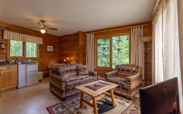 Mica Mountain Lodge & log cabins & side by side ATV tours