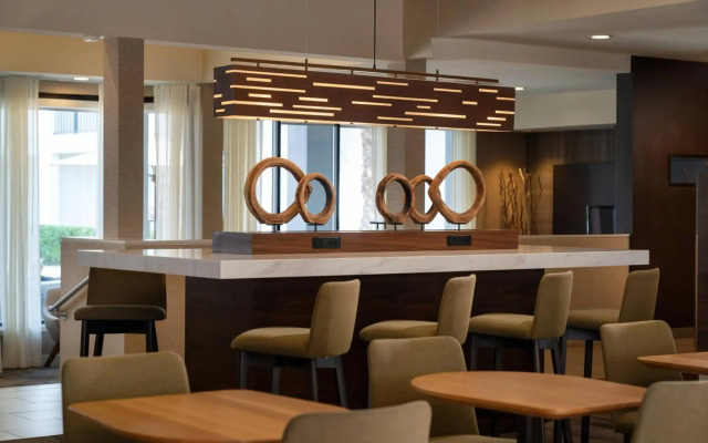 Courtyard by Marriott Fresno