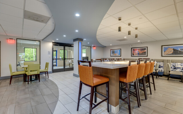 The Alexis Inn & Suites - Nashville Airport