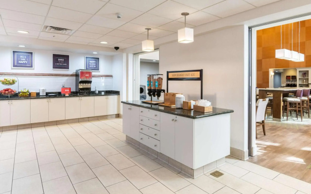 Hampton Inn & Suites Hartford-Manchester