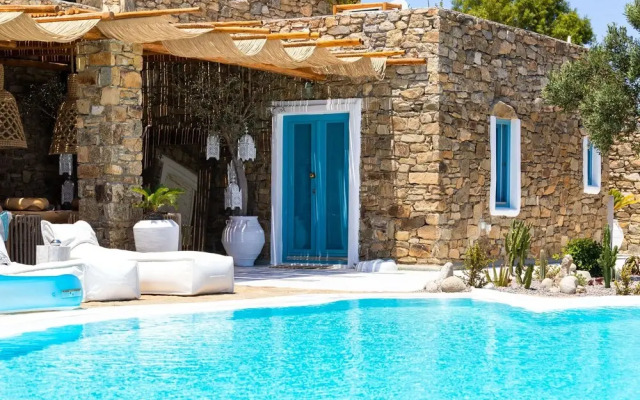 Karkos Beachfront Villa  Private pool