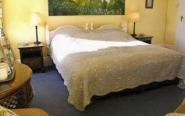 Woodlands Country House