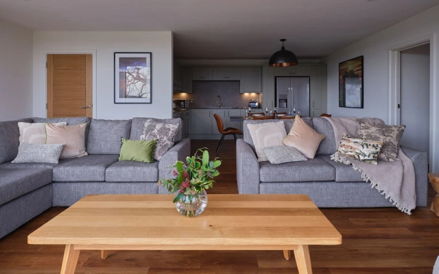 Valley View 3 Bedroom Lodge 2