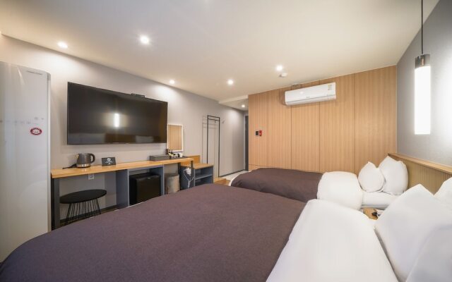 Gimhae Jangyu Hotel 101