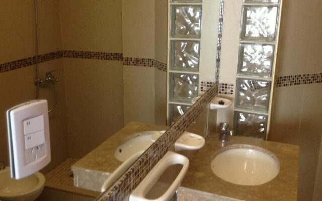 Lorenzo Suites Hotel