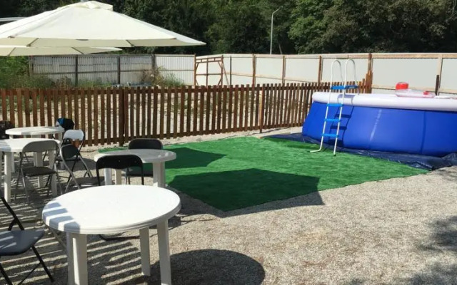Guest house on pereulok Pionerskiy 4V